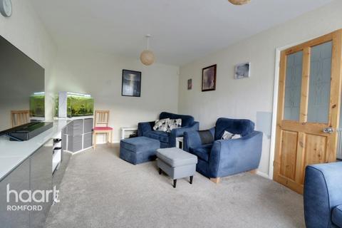 102 Great Cullings, Rush Green, Romford, RM7 0YL