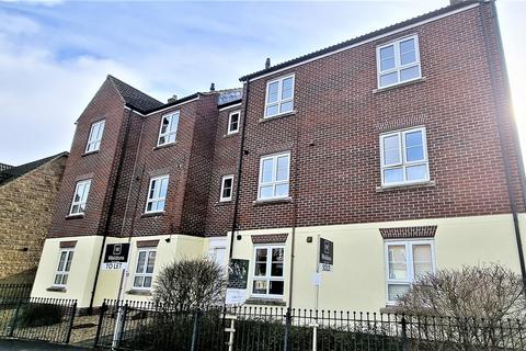 2 bedroom apartment to rent, Kingfisher Avenue, Gillingham, Dorset. Popular location.