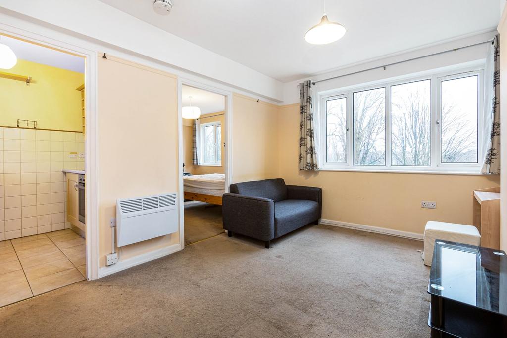 Coleman Court, Kimber Road, London, SW18 1 bed flat £165,000