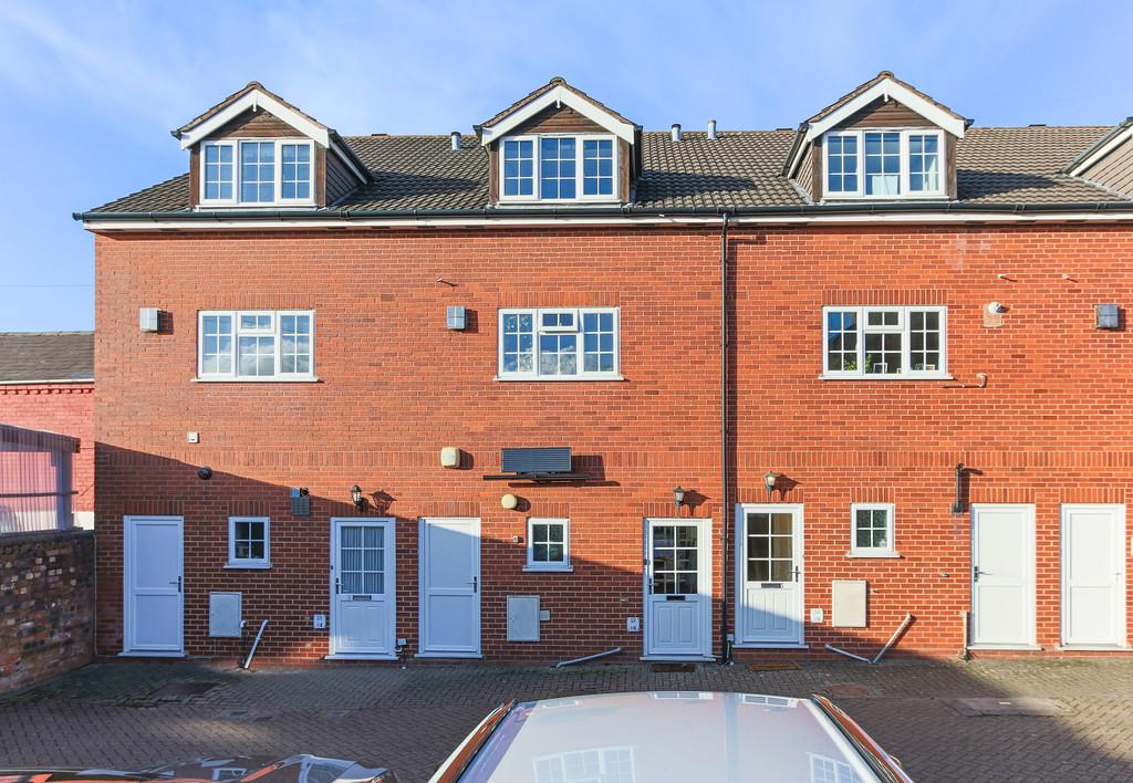 Stoke Road, Aston Fields, Bromsgrove, B60 3EQ 2 bed £220,000