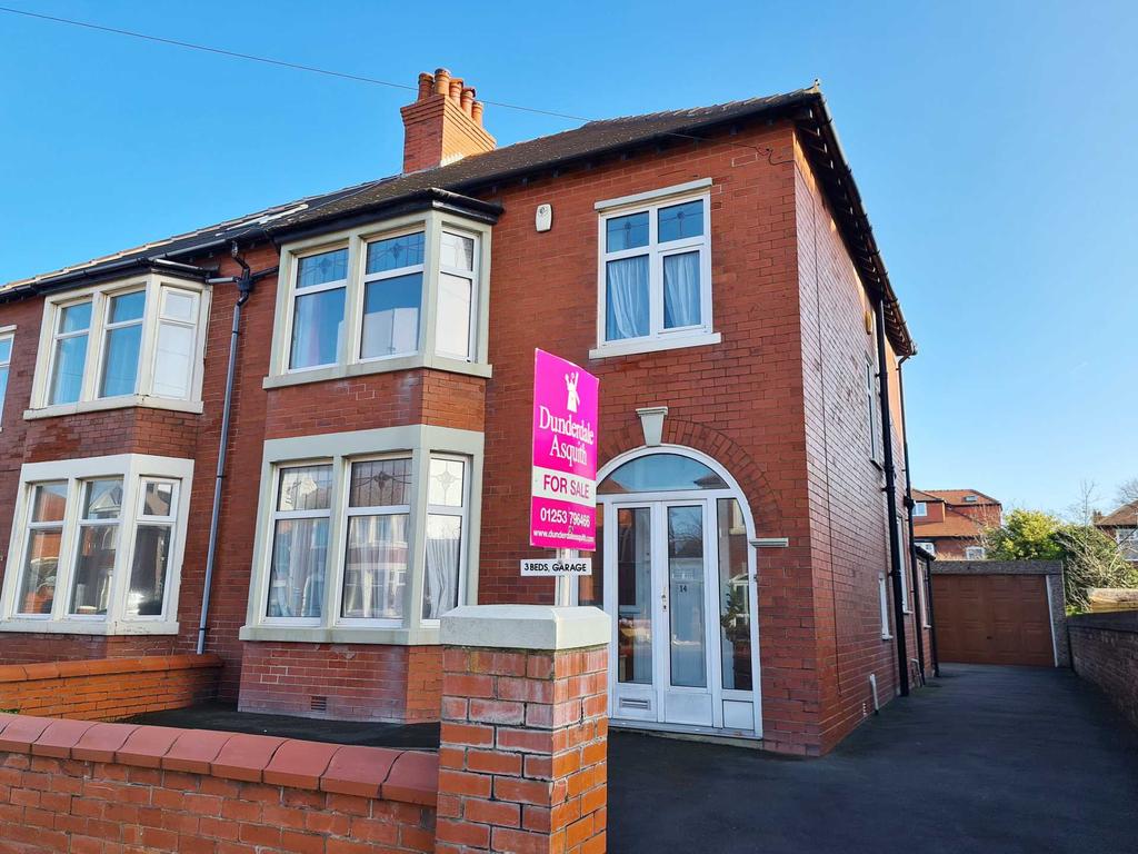 Warwick Road, St Annes 3 bed semidetached house £245,000