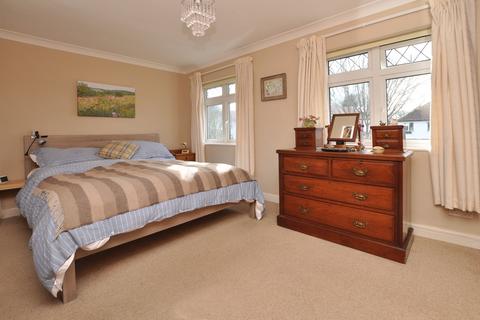 211 Queensway, West Wickham, BR4 9DX