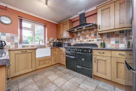 3a Smitham Bottom Lane, Purley, CR8 3DE