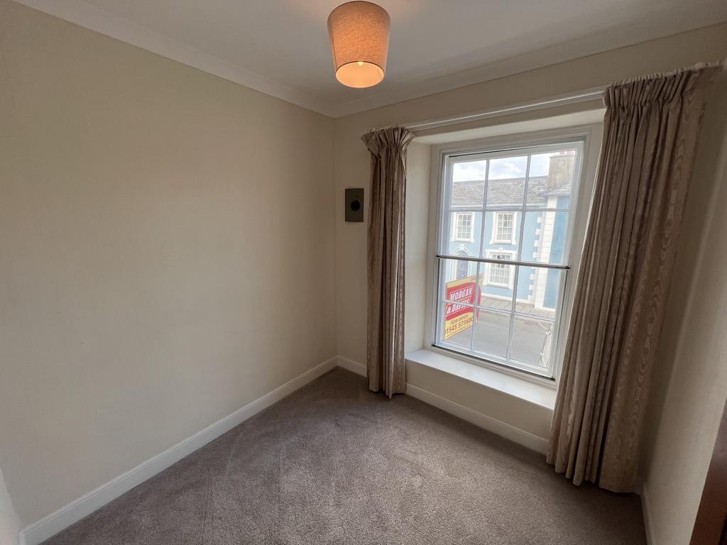 Front Single Bedroom 3 /Study