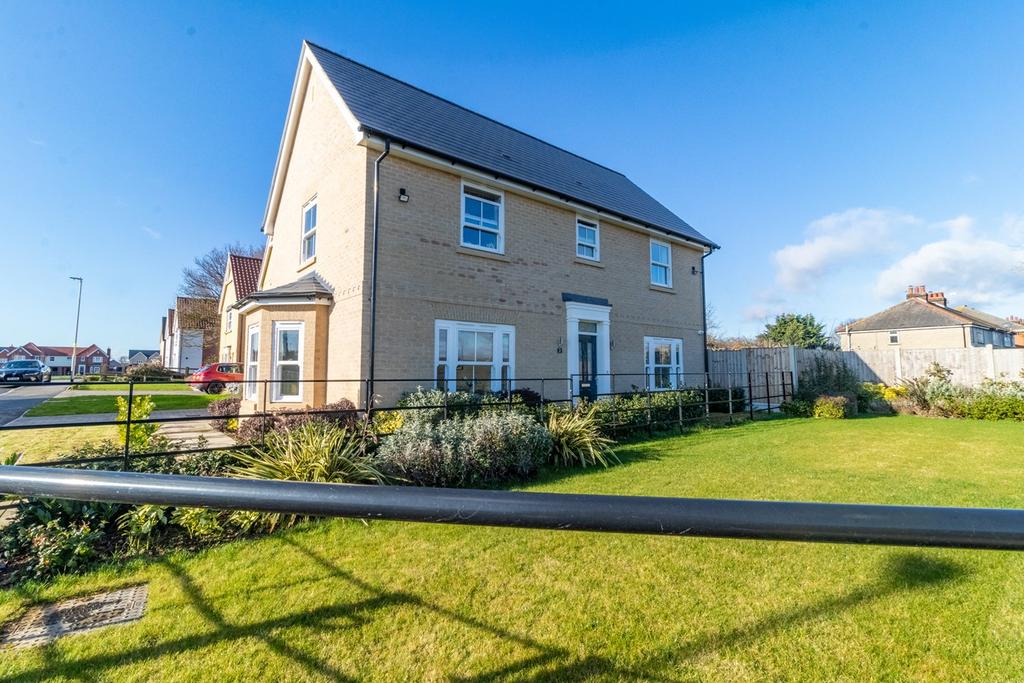 Millers Green, Weeley Heath... 3 bed detached house £400,000