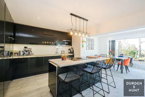 11 High Elms, Chigwell, IG7 6NF