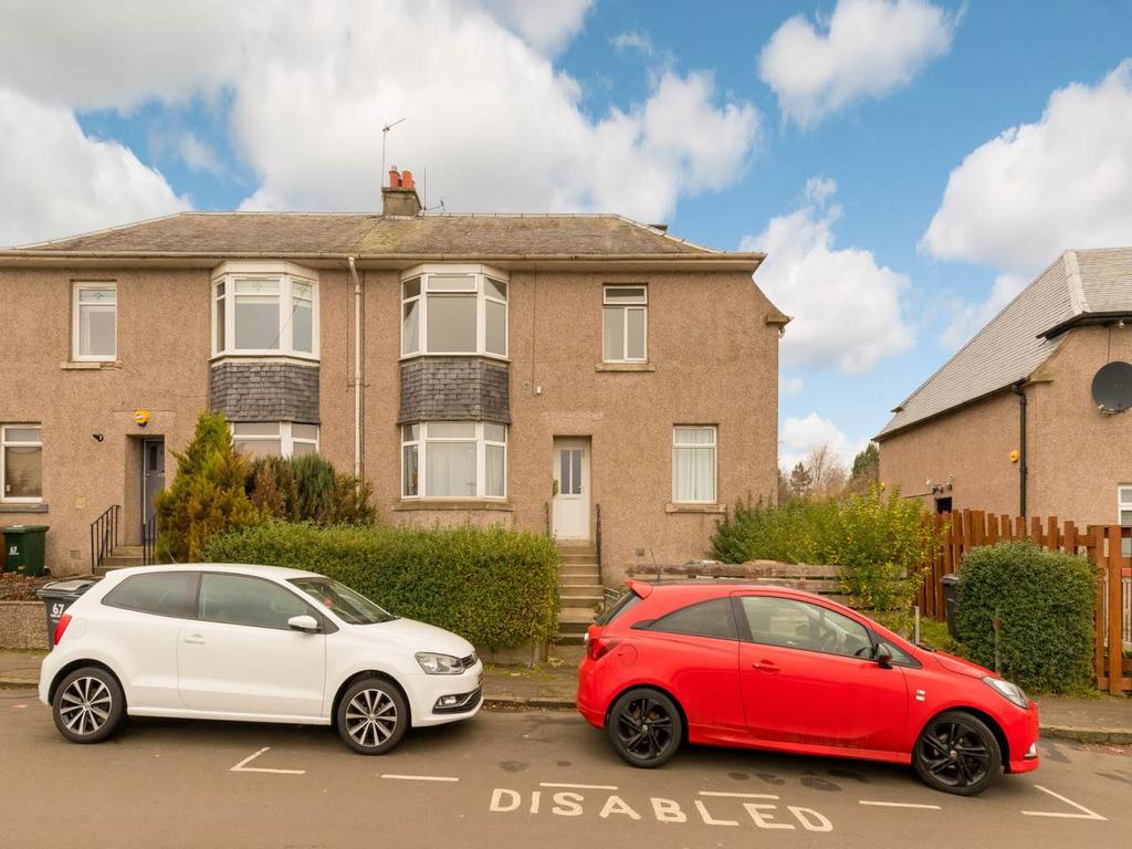 Crewe Road West, Granton, Edinburgh 2 bed flat £149,000