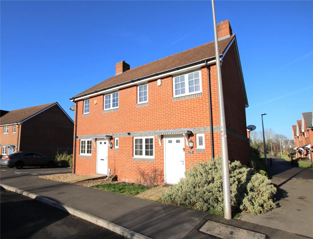 Tabby Drive, Three Mile Cross, Reading, Berkshire, RG7 2 bed semi