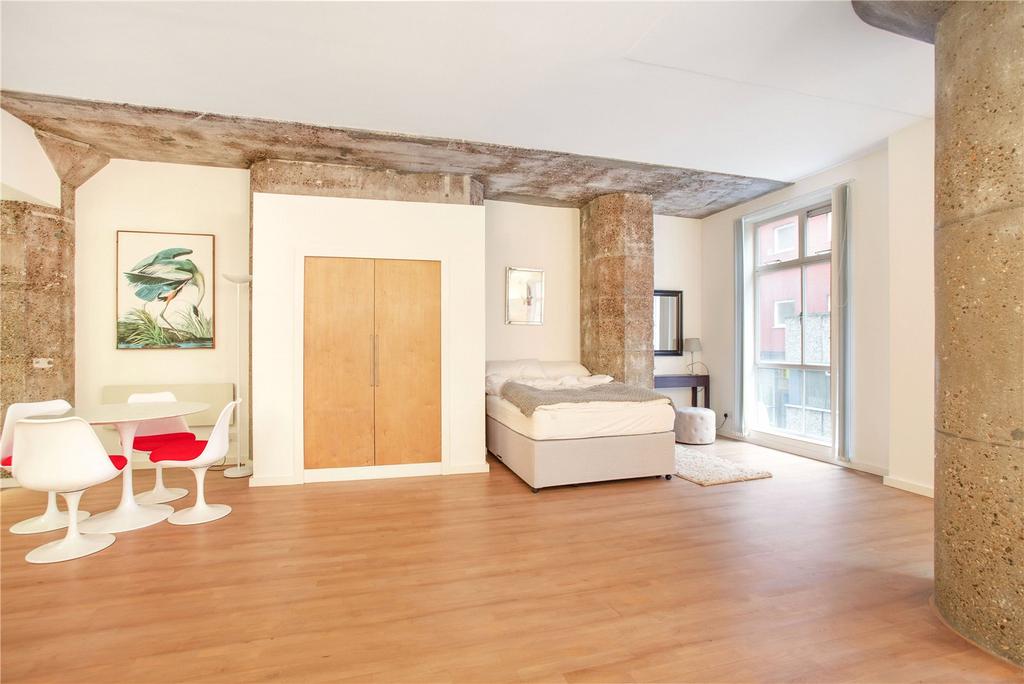Studio Room