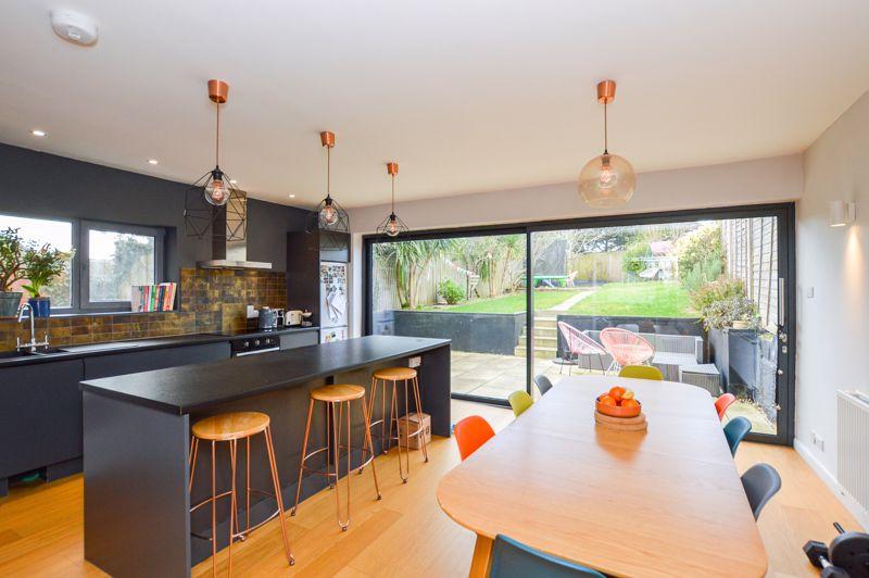 New Zealand Avenue, Salisbury * VIDEO TOUR* 5 bed detached house £485,000
