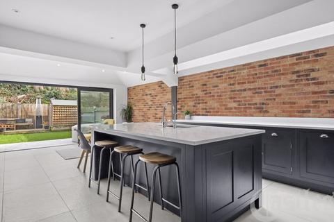 57 Rathcoole Gardens, London, N8 9NE