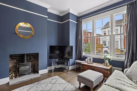 57 Rathcoole Gardens, London, N8 9NE