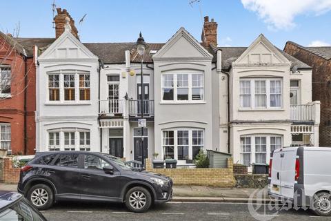 57 Rathcoole Gardens, London, N8 9NE