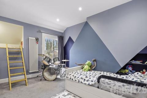 57 Rathcoole Gardens, London, N8 9NE