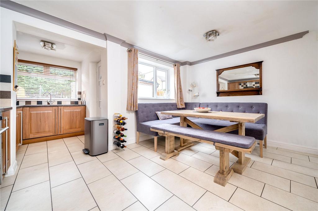 Newlaithes Road, Horsforth, Leeds 3 bed semidetached house £340,000