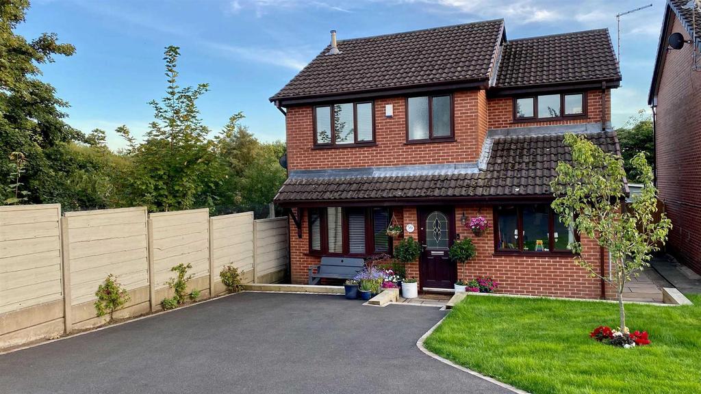 Knowsley Road, Macclesfield 4 bed detached house £420,000