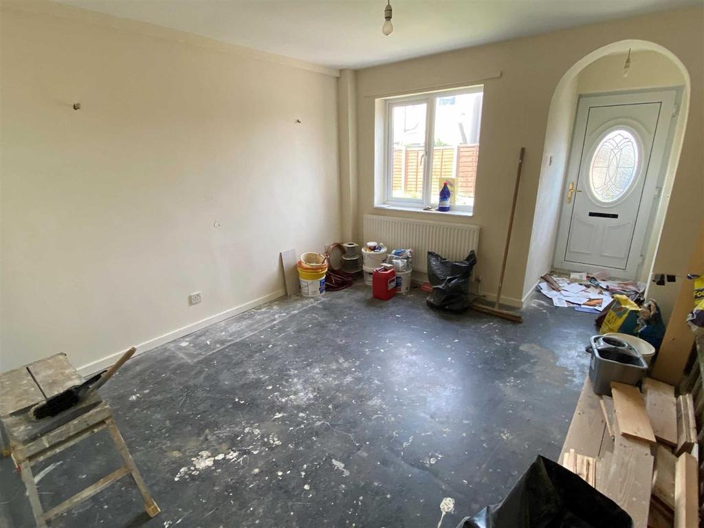 Howe Street, Macclesfield 2 bed terraced house £185,000
