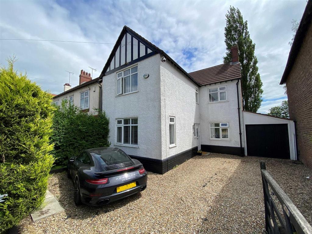 Broken Cross, Macclesfield 3 bed detached house £350,000