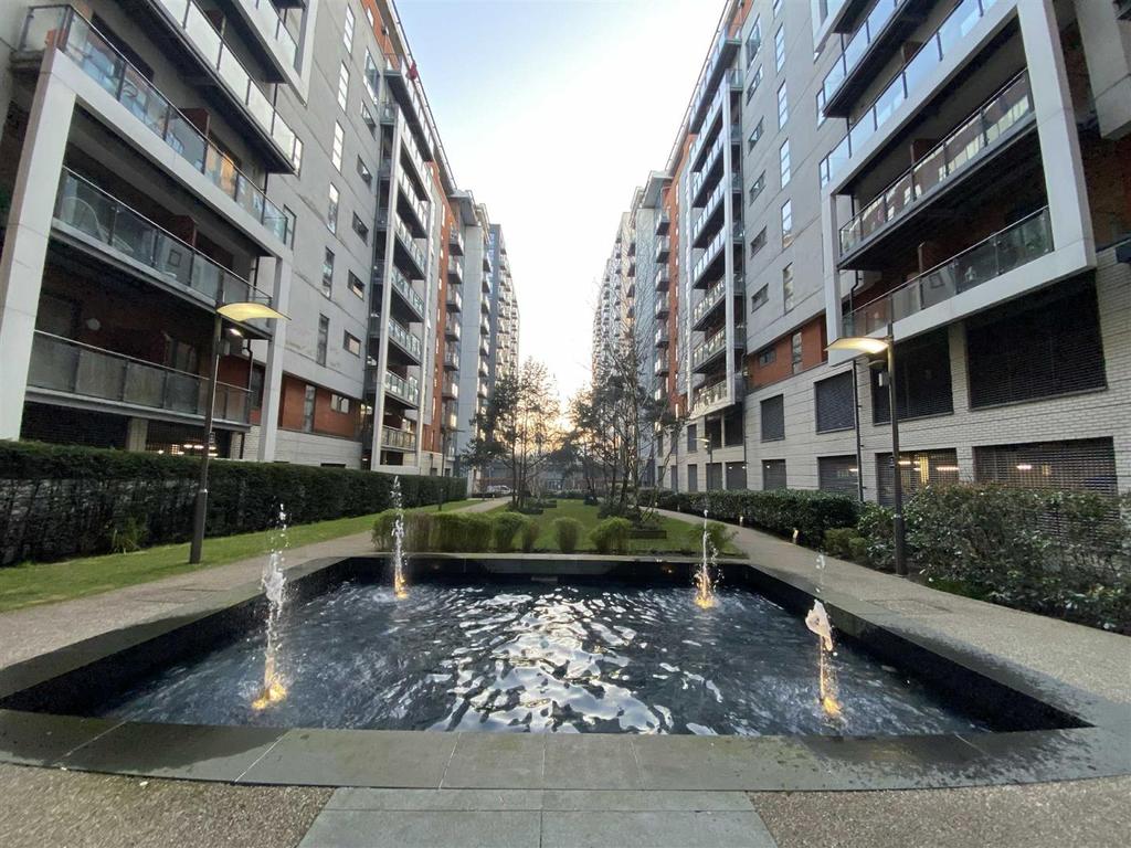 Barton Place, Hornbeam Way, Green... 2 bed apartment £190,000