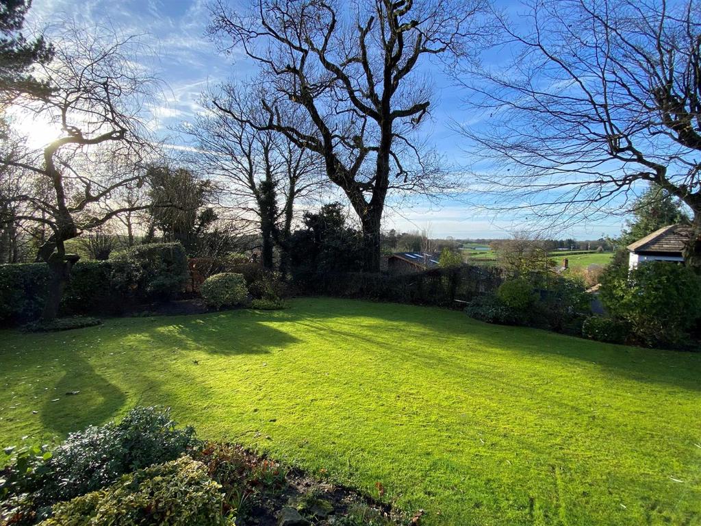 Harrington Drive, Gawsworth, Macclesfield 6 bed detached house £550,000