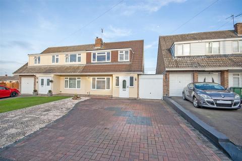 3 Elm Walk, Rayne, Braintree, CM77 6ES