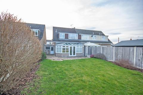 3 Elm Walk, Rayne, Braintree, CM77 6ES