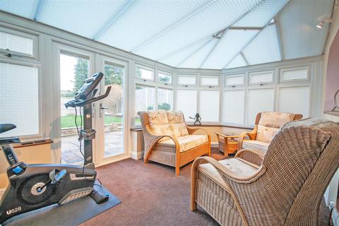 3 Elm Walk, Rayne, Braintree, CM77 6ES