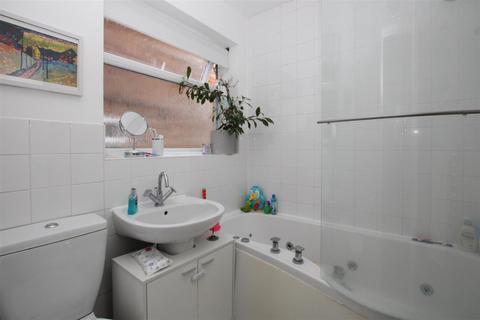 26 Hammonds Lane, Great Warley, Brentwood, CM13 3AQ