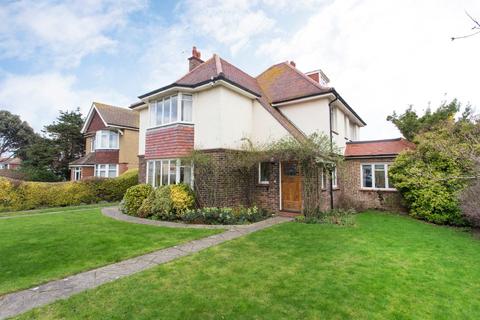 17 Barnes Avenue, Westbrook, Margate, CT9 5EQ