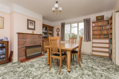 17 Barnes Avenue, Westbrook, Margate, CT9 5EQ