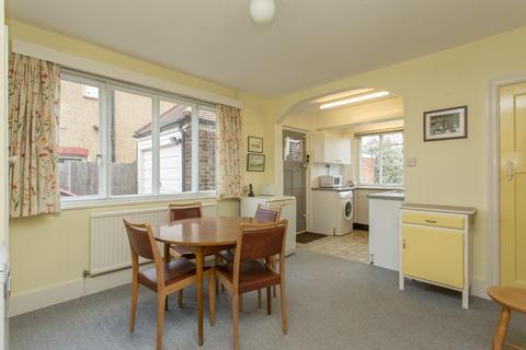 17 Barnes Avenue, Westbrook, Margate, CT9 5EQ