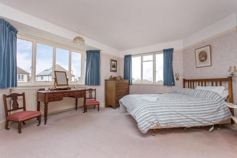 17 Barnes Avenue, Westbrook, Margate, CT9 5EQ
