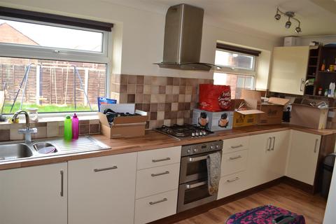 38 Castlefields, Leominster, HR6 8BG