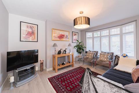 27 Killester Gardens, Worcester Park, KT4 8UA