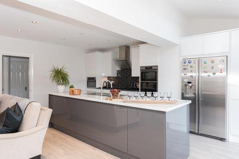 27 Killester Gardens, Worcester Park, KT4 8UA