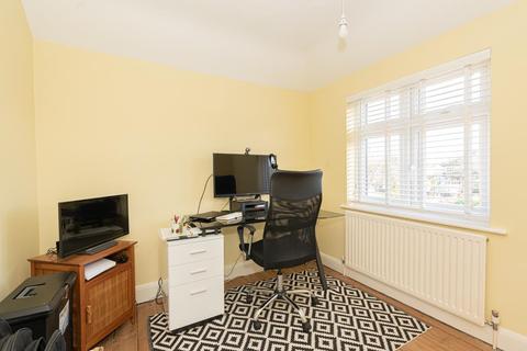 27 Killester Gardens, Worcester Park, KT4 8UA