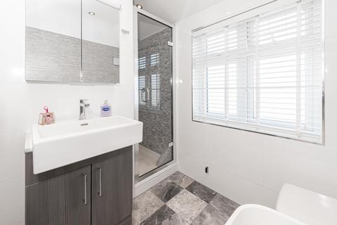 27 Killester Gardens, Worcester Park, KT4 8UA