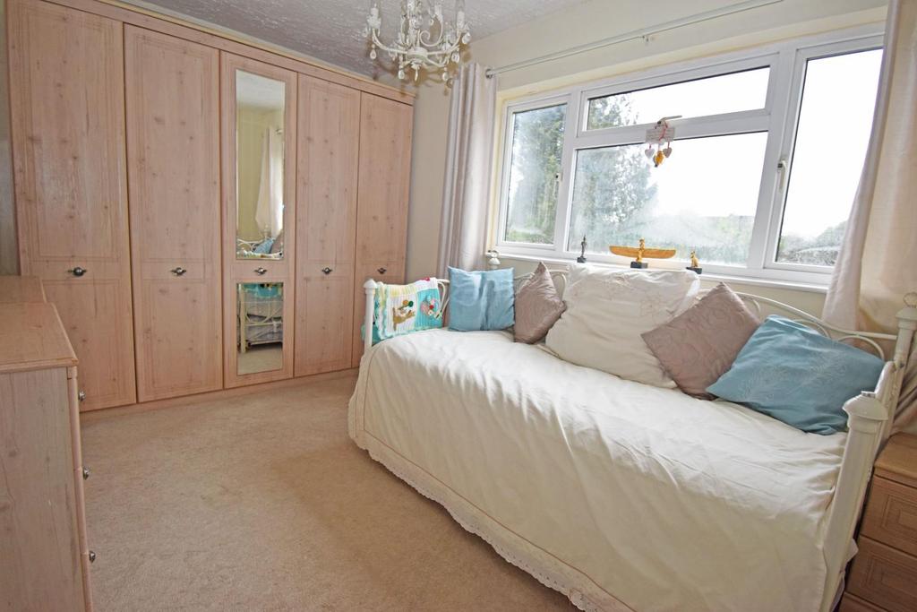21 Birmingham Road, bed 3.jpg