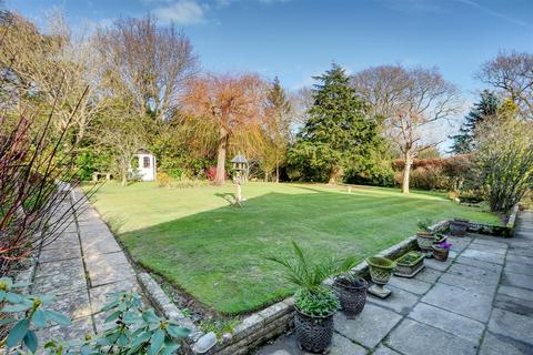 4 Ravens Close, Bexhill-on-sea, TN39 4TG