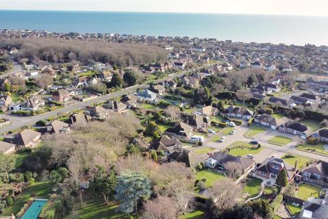 4 Ravens Close, Bexhill-on-sea, TN39 4TG