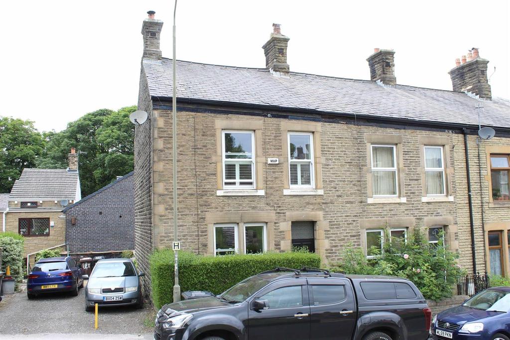 Victoria Street, Glossop 2 bed end of terrace house £185,000