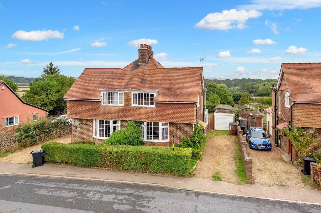 Miles Lane, Tandridge, Oxted, RH8 3 bed semidetached house £550,000