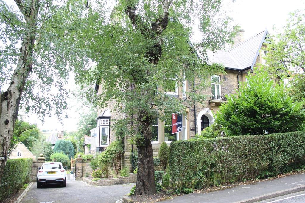 North Road, Glossop 3 bed semidetached house for sale £725,000