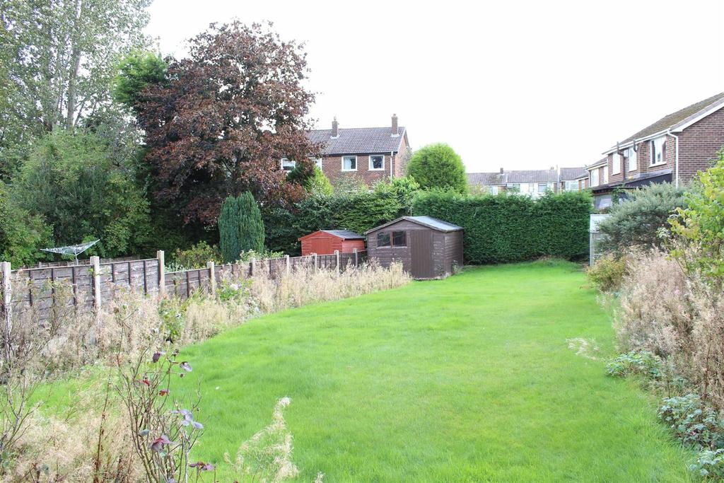 Simmondley Lane, Glossop 3 bed semidetached house £325,000