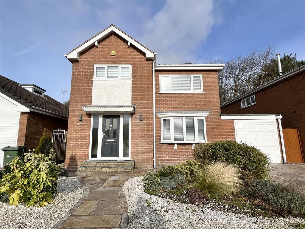 Forest Drive, Lytham 4 bed detached house £385,000