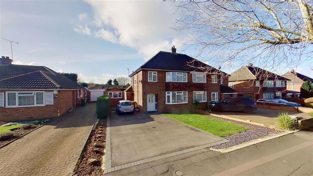Shenley Road, Bletchley, Milton Keynes 3 bed semidetached house £400,000