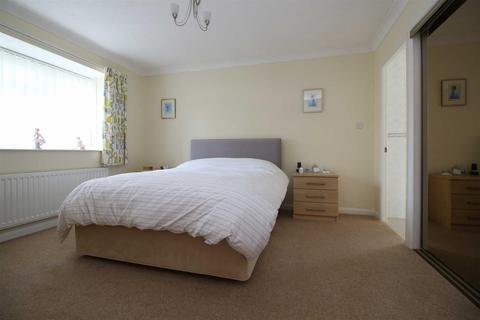 1 Badgers Copse, New Milton, BH25 5PE