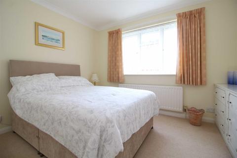 1 Badgers Copse, New Milton, BH25 5PE