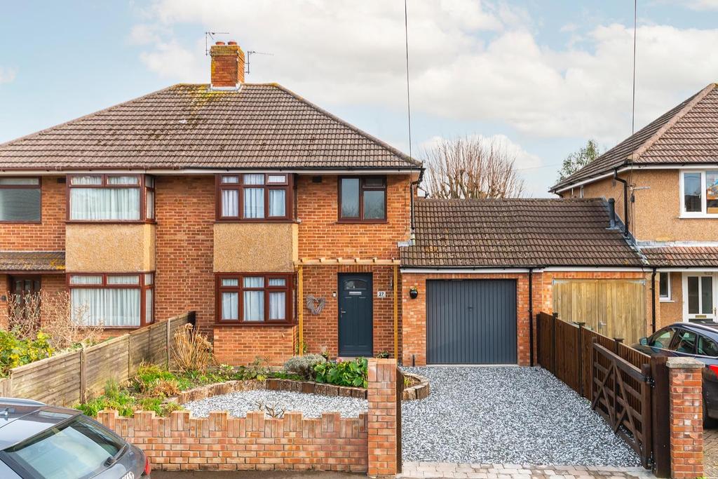 Oldville Avenue, Clevedon 3 bed semidetached house £435,000