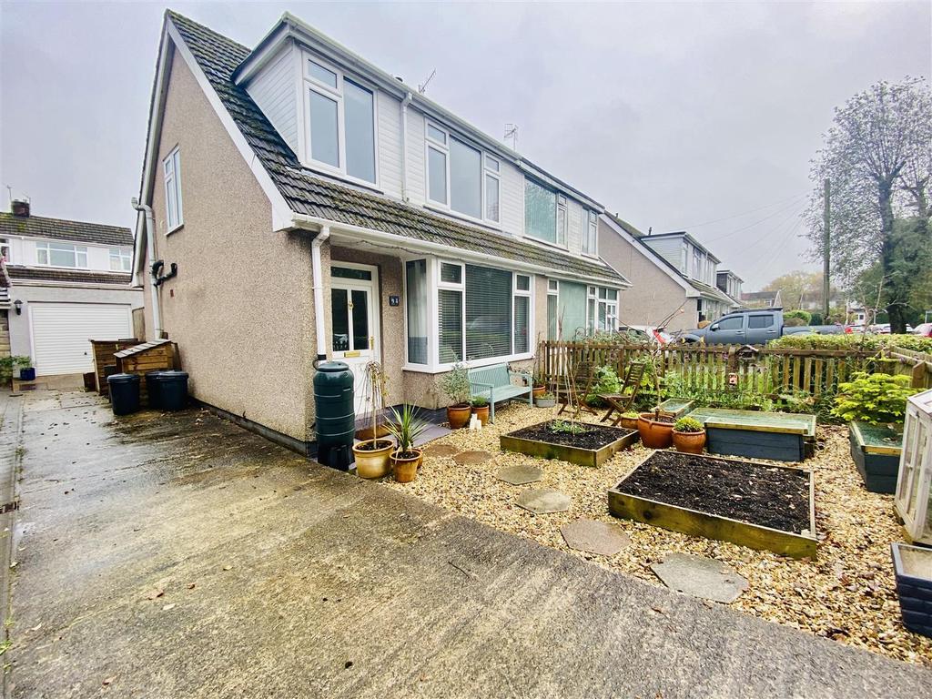 Woodcote, Killay, Swansea 3 bed semidetached house £219,950